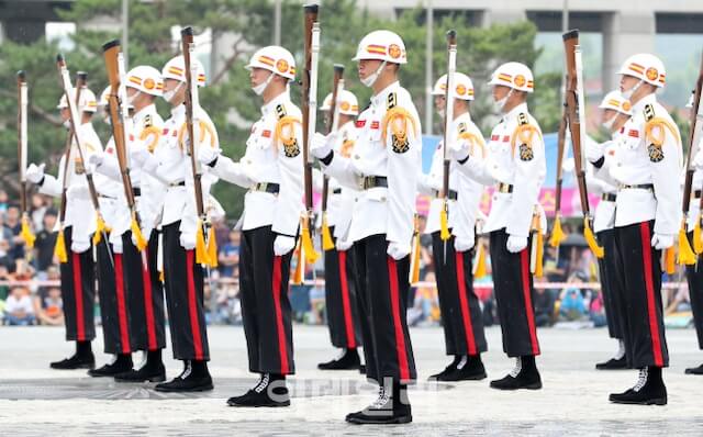 アンボヒョンが兵役で配属された陸軍本部儀仗隊